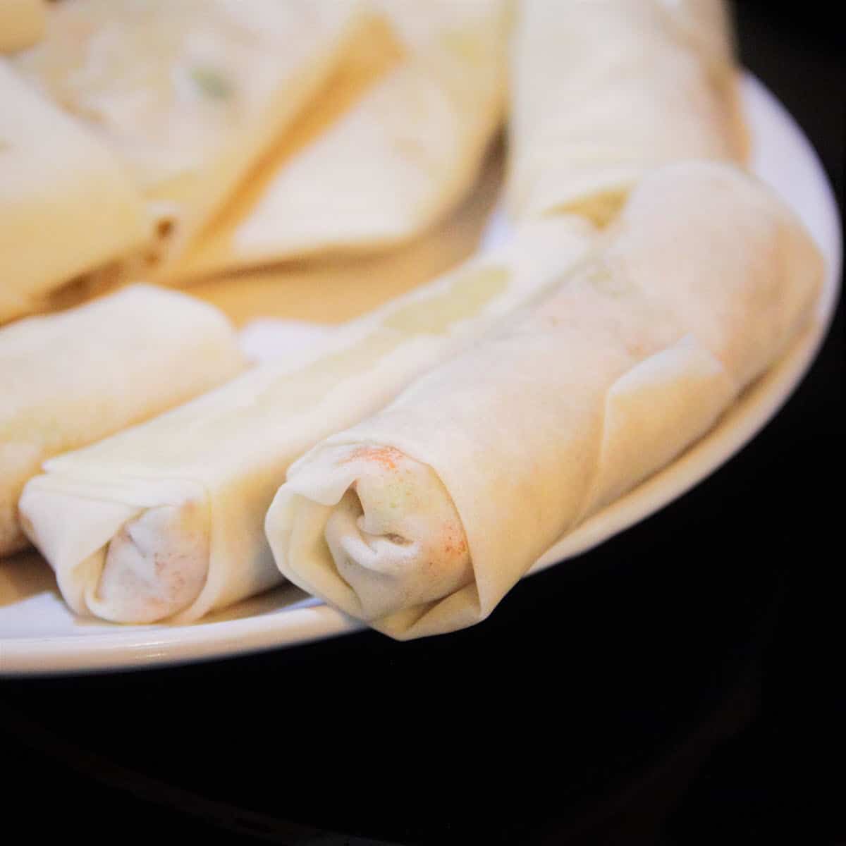 https://bushcooking.com/wp-content/uploads/2019/06/Spring-Rolls-2a.jpg