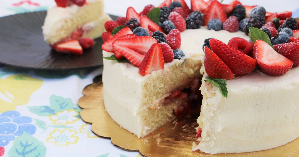 Dutch-Oven-Strawberry-Cake-FB.jpg